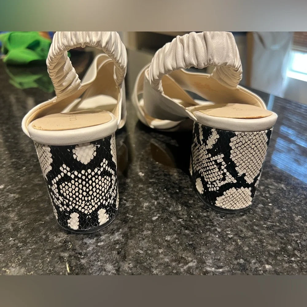 Cole Haan White Sandals with wide straps and snake print heel - Picture 4 of 6